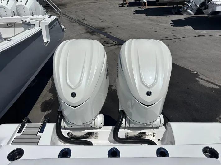  Yacht Photos Pics 2025 SPORTSMAN 322 OPEN - Image 4