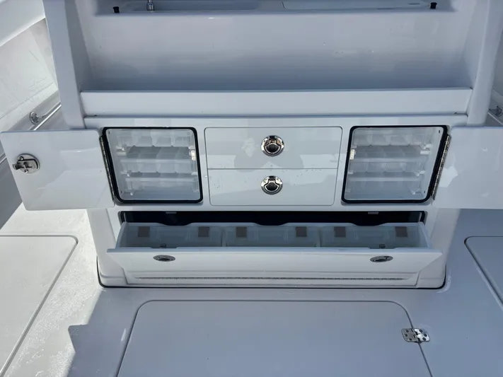  Yacht Photos Pics 2025 SPORTSMAN 322 OPEN - Image 8