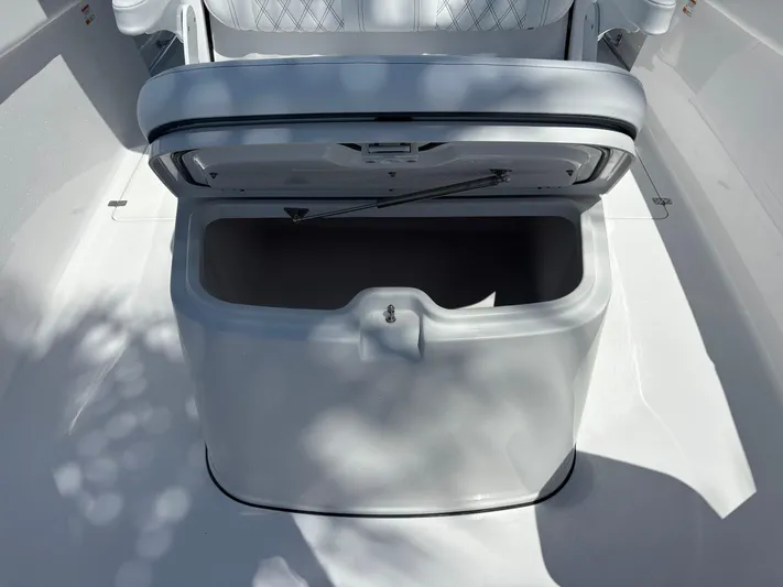  Yacht Photos Pics 2025 SPORTSMAN 322 OPEN - Image 18