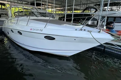 Regal 3260 Commodore