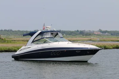 Cruisers Yachts 330 Express