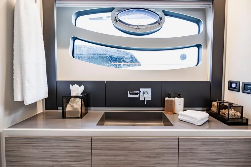 Sea Suite I Yacht Photos Pics 