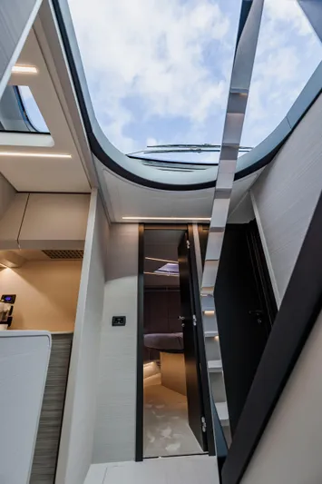 Sea Suite I Yacht Photos Pics 