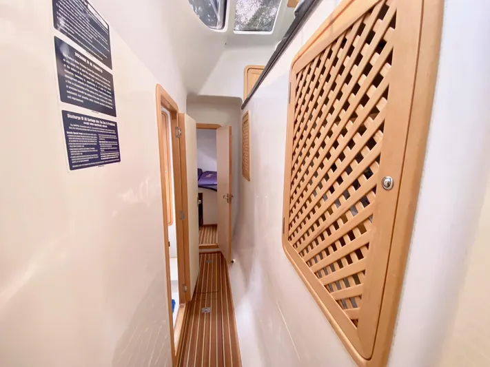 Ronin Yacht Photos Pics 