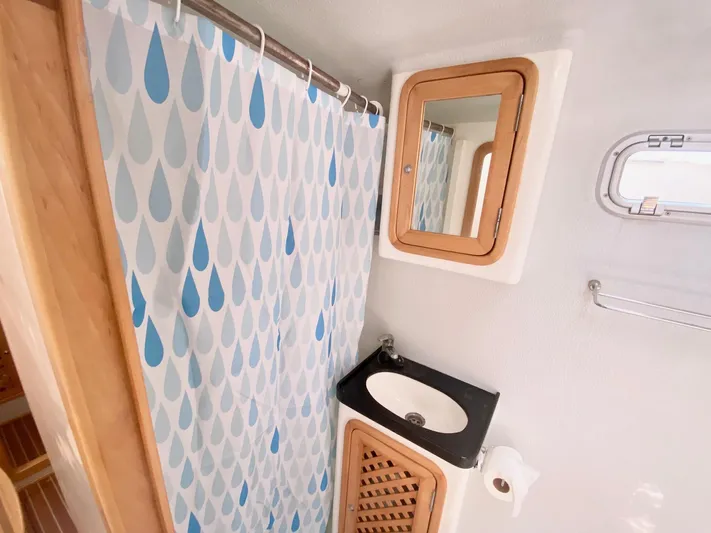 Ronin Yacht Photos Pics 