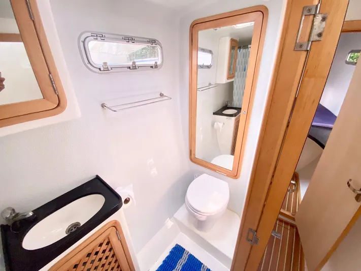 Ronin Yacht Photos Pics 