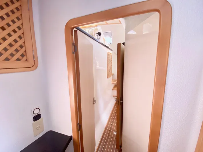 Ronin Yacht Photos Pics 