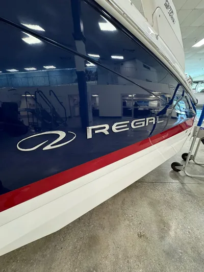  Yacht Photos Pics 2025 Regal Lx6 - Image 5