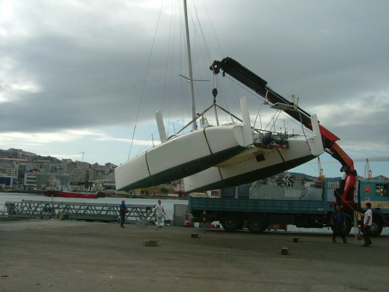 open bridgedeck catamaran