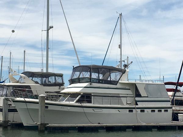 1988 CHB Sundeck Motoryacht