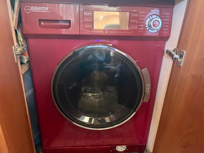 Totally Yachtsome Yacht Photos Pics 