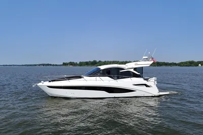 Galeon 425 HTS