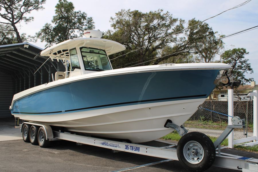 2018 Boston Whaler 330 Outrage