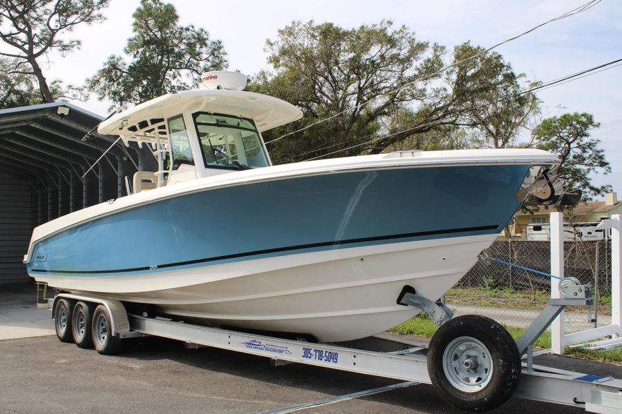 2018 Boston Whaler 330 Outrage