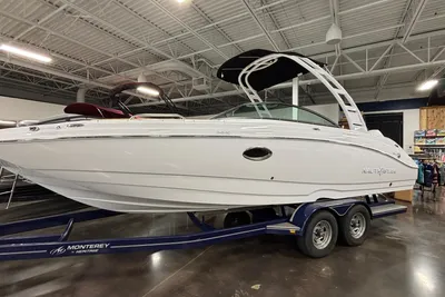 NauticStar 243 DC Deck