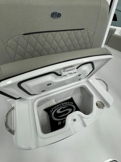  Yacht Photos Pics 2025 Sportsman 252 Open - Image 13