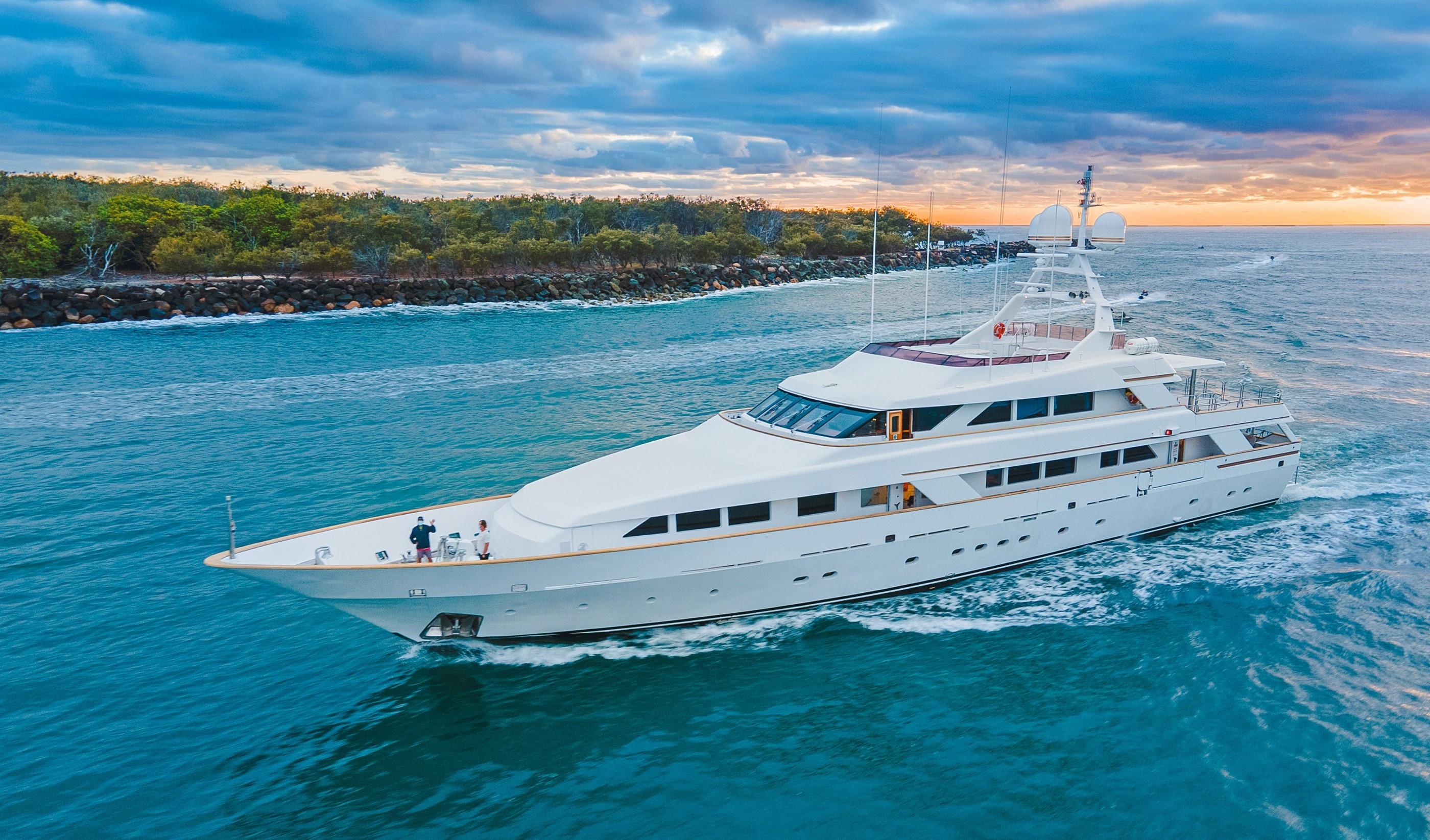 1990 Benetti 46