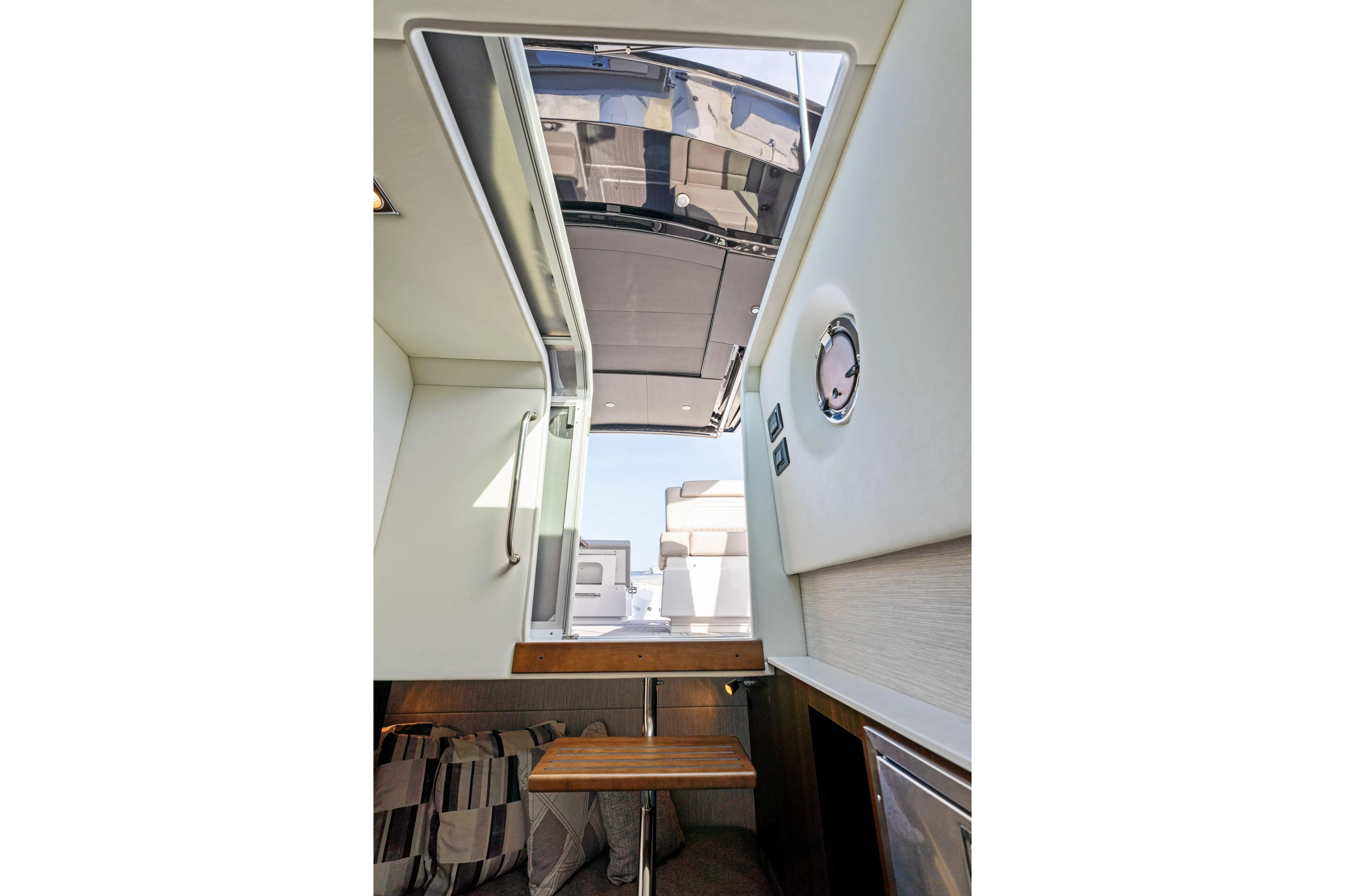  Yacht Photos Pics Interior view of 2026 Cruisers Yachts 34 GLS OB, featuring modern design and comfortable seating.