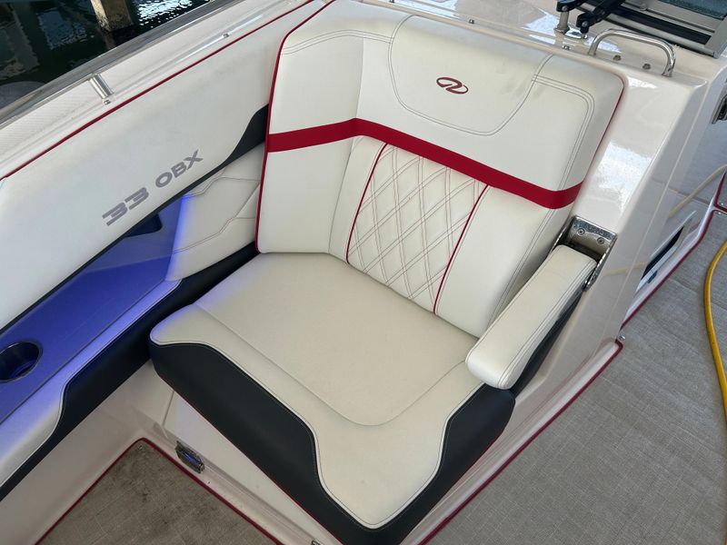 2021 Regal 33 OBX