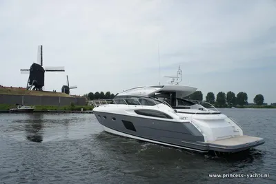 2015 Princess V57