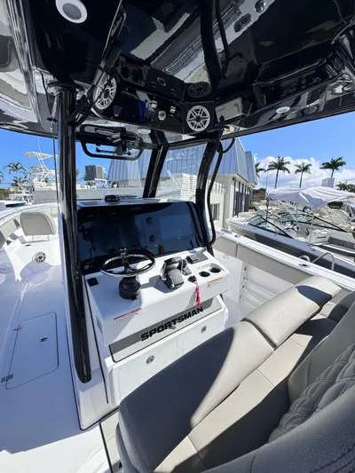  Yacht Photos Pics 2025 Sportsman 322 Open - Image 4