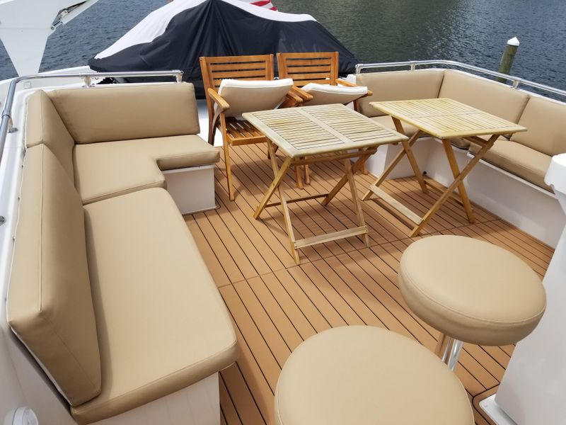 1989 Hatteras CUSTOM COCKPIT MOTOR YACHT