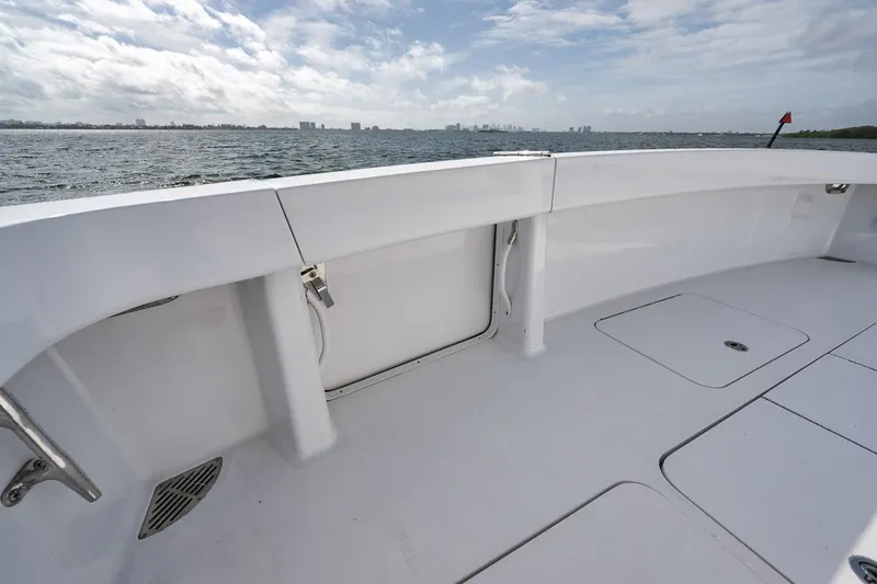 Smooth Operator Yacht Photos Pics Viking 52 Smooth Operator - Cockpit