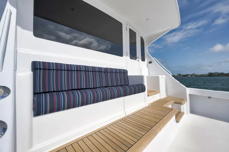 Smooth Operator Yacht Photos Pics Viking 52 Smooth Operator - Cockpit, Mezzanine Seatinig