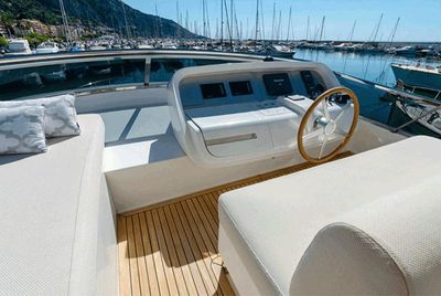 Yacht