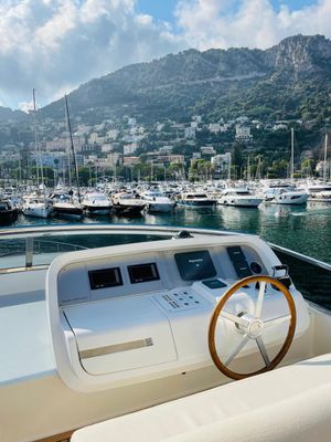 Yacht