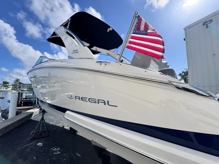  Yacht Photos Pics 2025 REGAL LX9 - Image 13