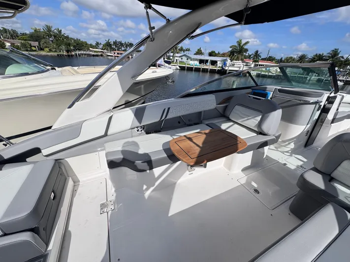  Yacht Photos Pics 2025 REGAL LX9 - Image 5