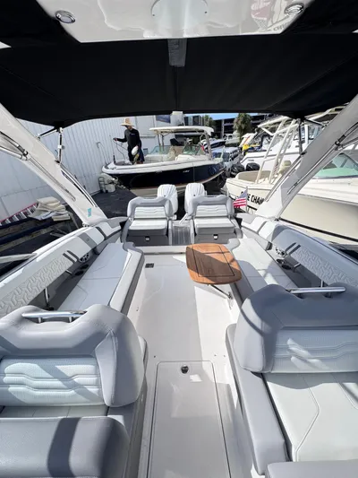  Yacht Photos Pics 2025 REGAL LX9 - Image 10