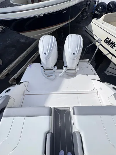  Yacht Photos Pics 2025 REGAL LX9 - Image 7