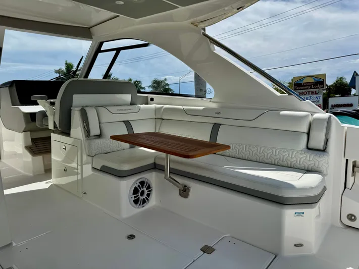 Yacht Photos Pics 2023 REGAL LX36 - Image 6
