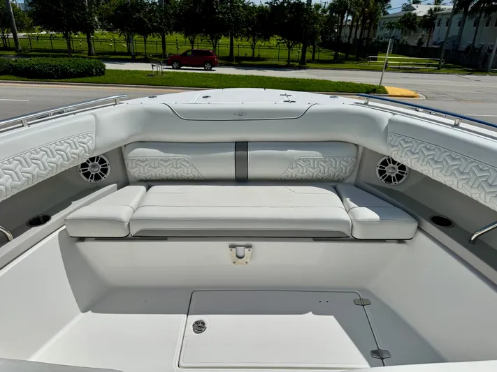  Yacht Photos Pics 2023 REGAL LX36 - Image 17