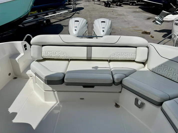  Yacht Photos Pics 2023 REGAL LX36 - Image 5