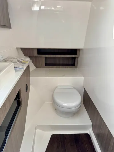  Yacht Photos Pics 2023 REGAL LX36 - Image 14