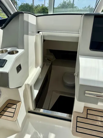  Yacht Photos Pics 2023 REGAL LX36 - Image 13