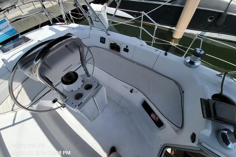 'mystic Cay' Yacht Photos Pics Center Cockpit