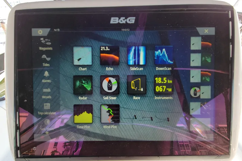 'mystic Cay' Yacht Photos Pics NEW B&G Electronics (2022)