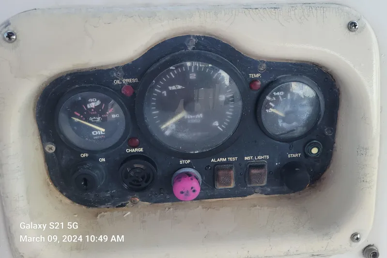 'mystic Cay' Yacht Photos Pics Yanmar Cockpit Controls