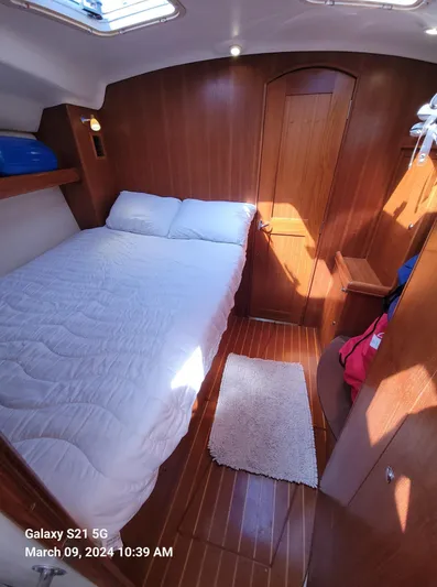 'mystic Cay' Yacht Photos Pics Forward Guest Stateroom