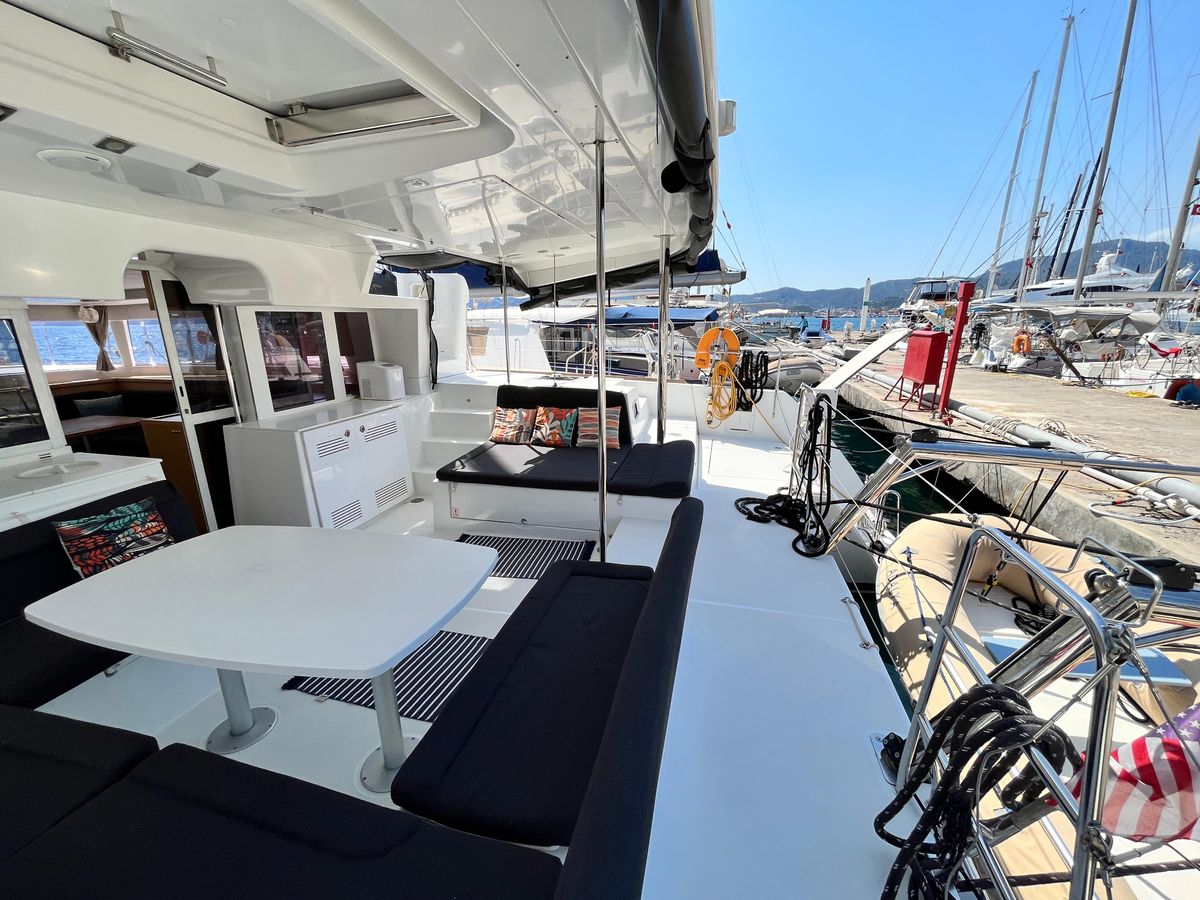 2013 Lagoon 45 