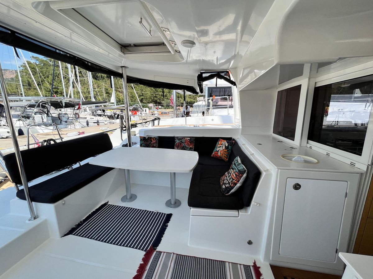2013 Lagoon 45 