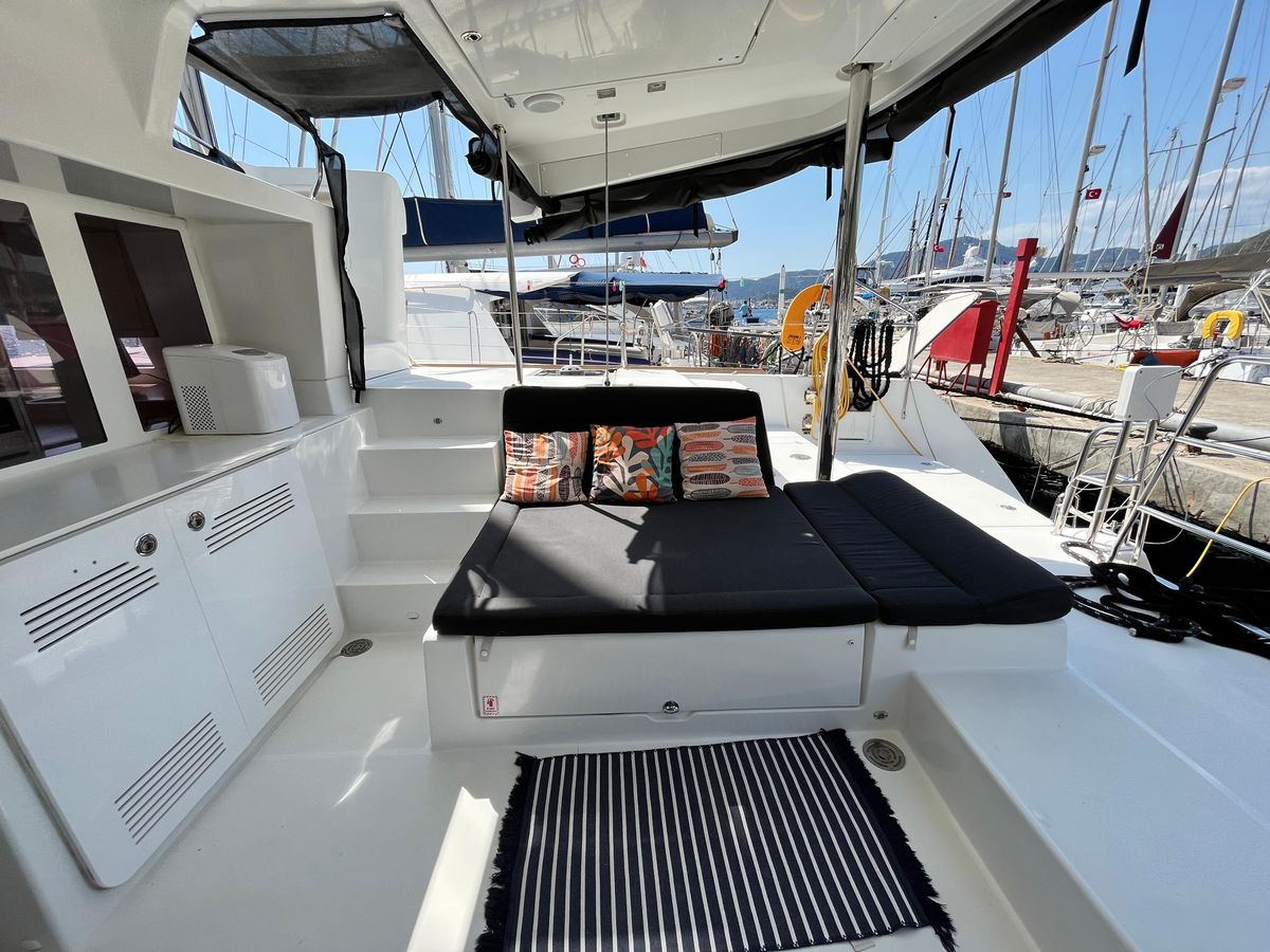 2013 Lagoon 45 