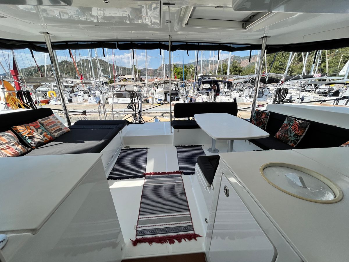 2013 Lagoon 45 