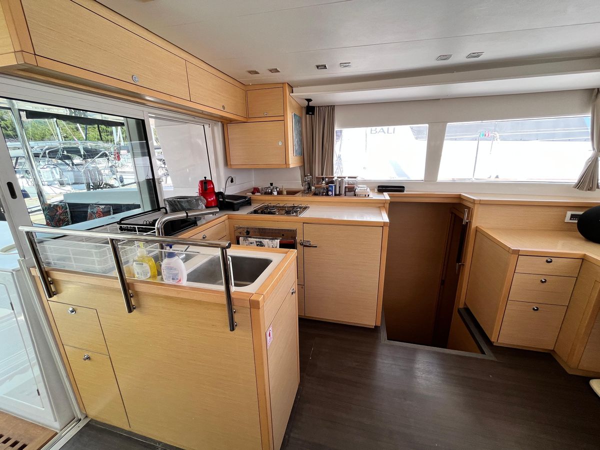 2013 Lagoon 45 