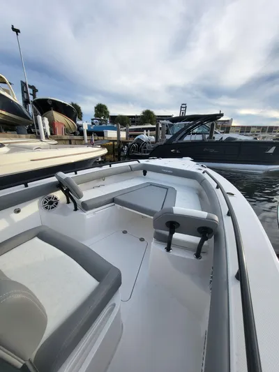  Yacht Photos Pics 2024 Everglades 253 Cc - Image 10