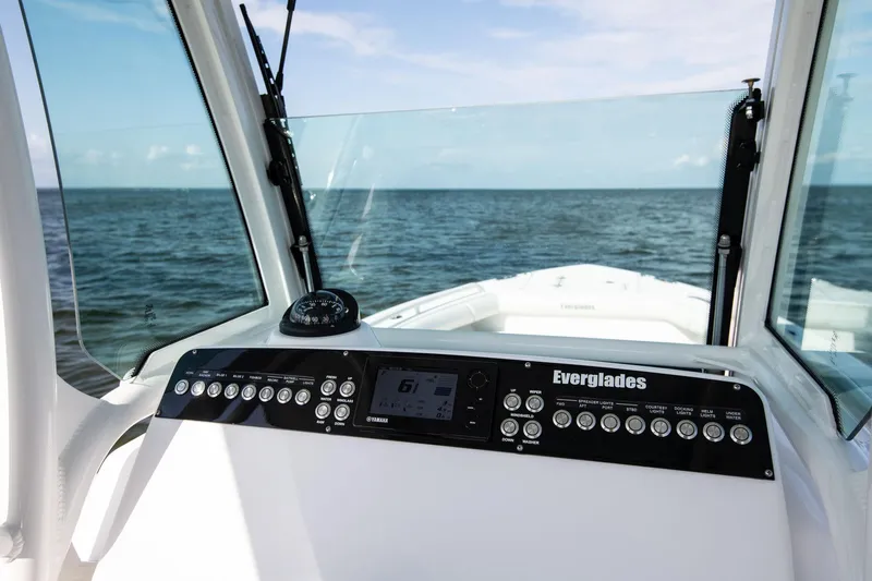  Yacht Photos Pics 2024 Everglades 253 Cc - Image 13
